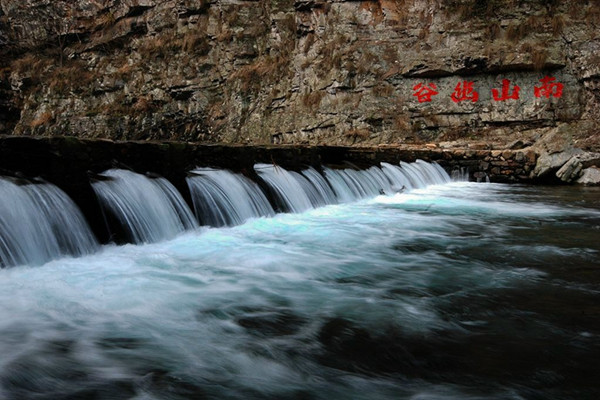 水墨汀溪南(nán)山幽谷